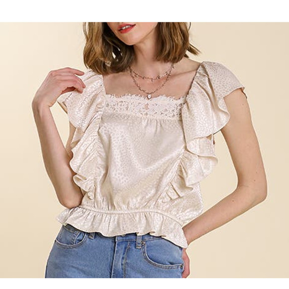 UMGEE Satin Animal Print Jacquard Lace Neck Back Tie Ruffle Cream Top Size M - Picture 1 of 7